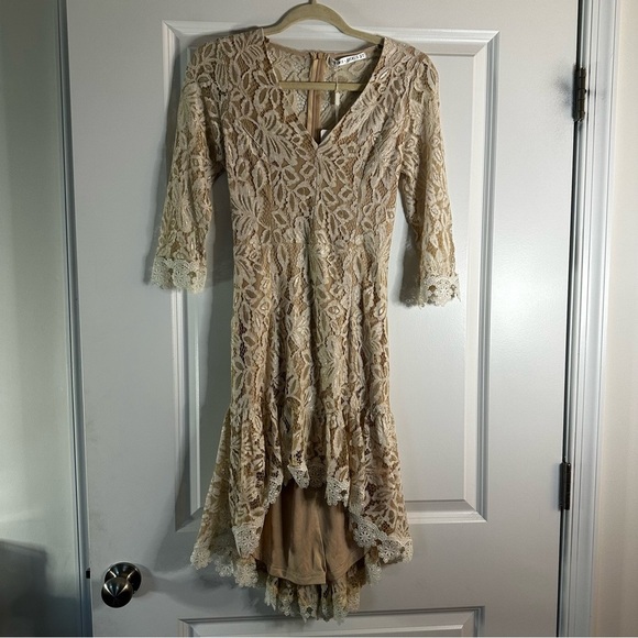 Saints + Secrets Nude Lace High Low Dress Women’s Small NWT Cocktail Bridal - Picture 5 of 15